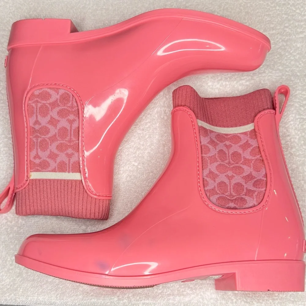 Coach Womens rain boots size 8, pink, with signature coach logo sock upper - Picture 3 of 10